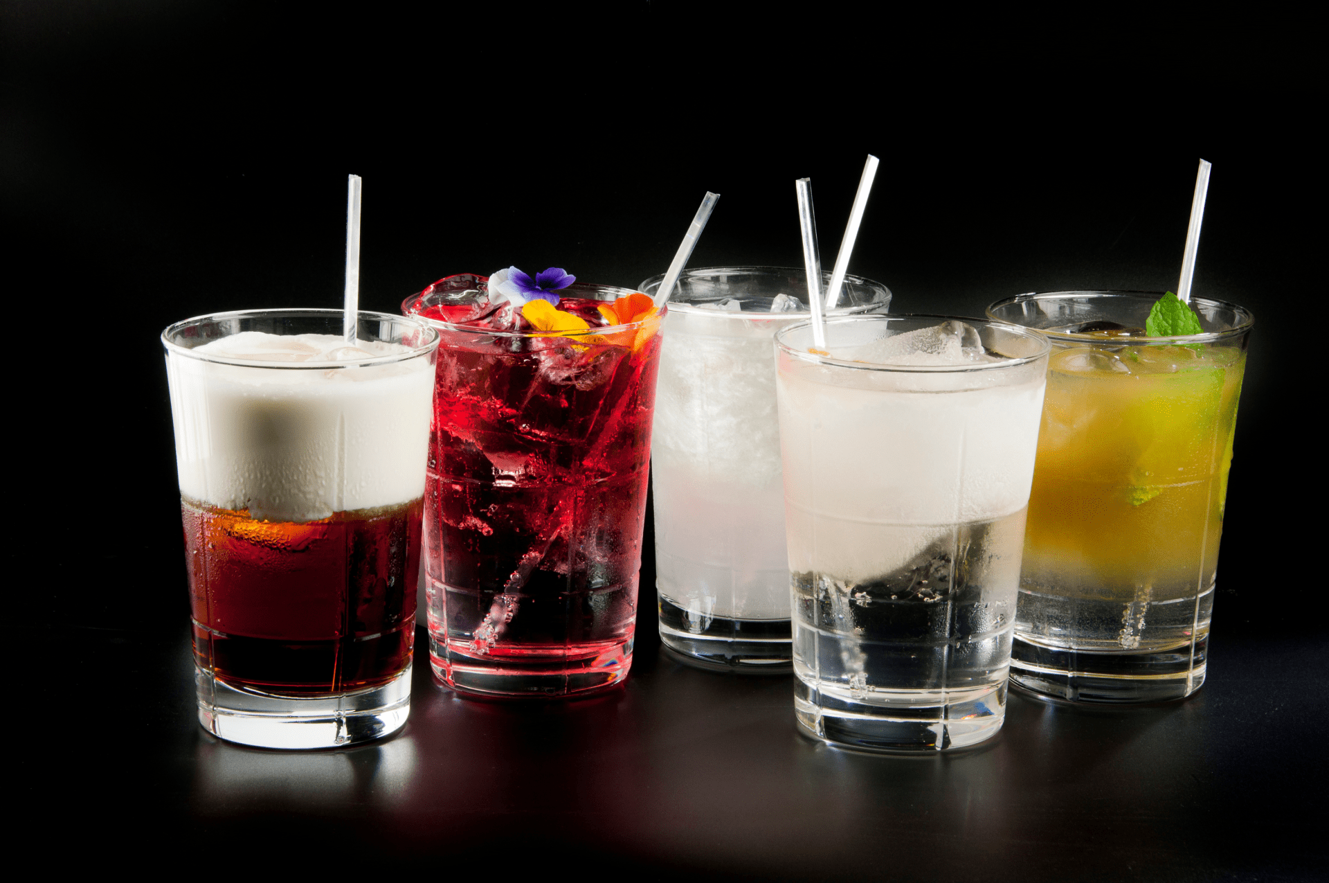  Image of various cocktails according to mixology. 
