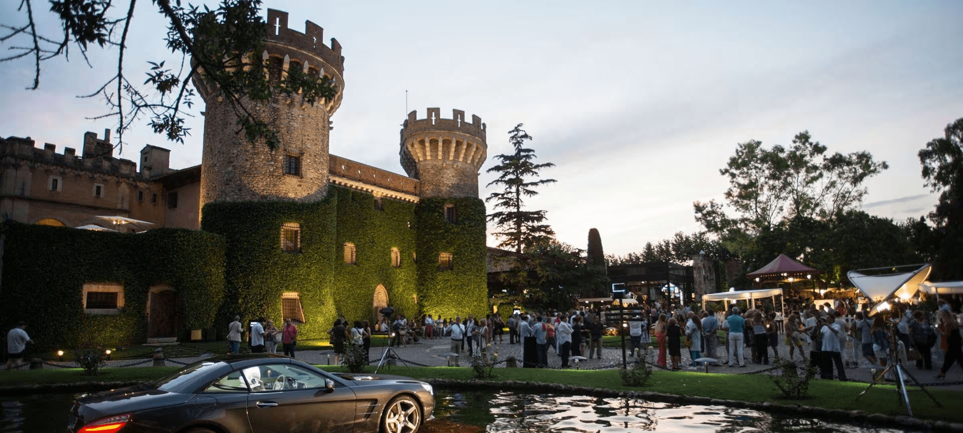 Image of people entering the Castell de Peralada festival on the Costa Brava.